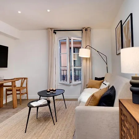 Apartment De *