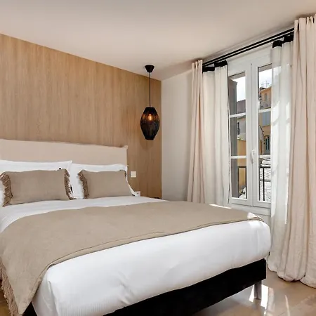 Apartment De *