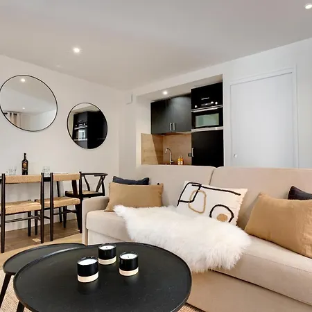 Apartament De *