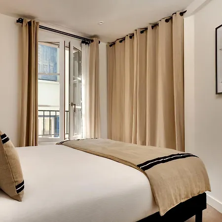 De Apartament *